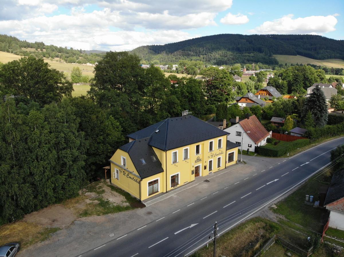Hotel U Čmeláků Červená Voda Exterior foto