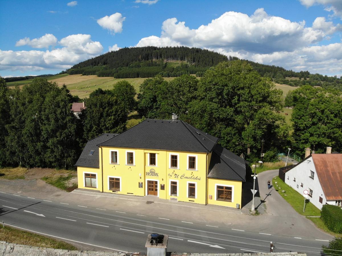 Hotel U Čmeláků Červená Voda Exterior foto